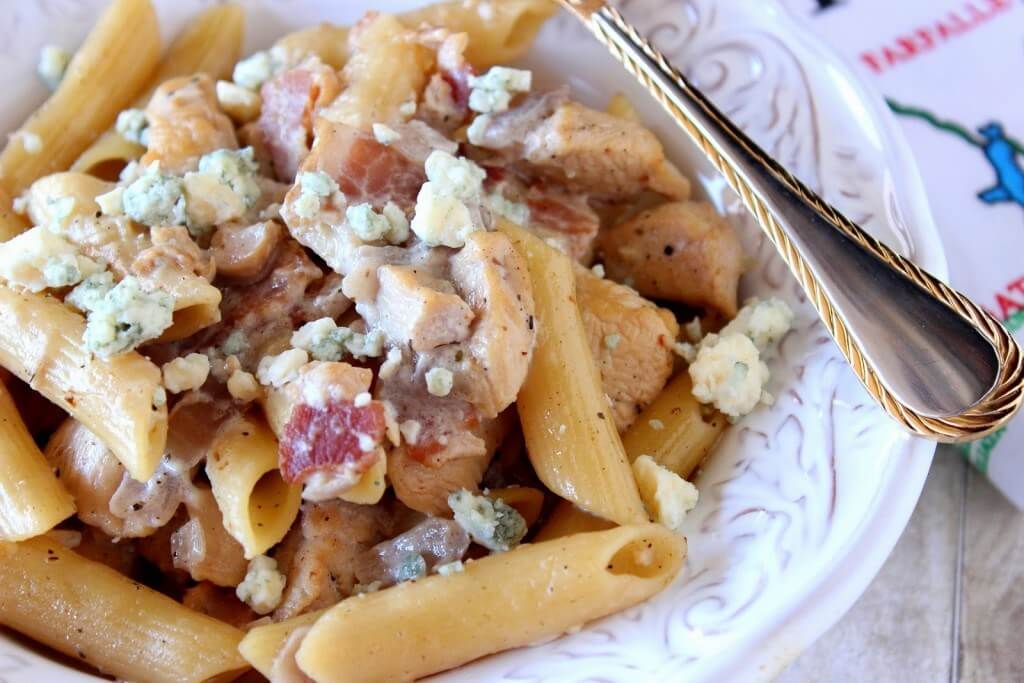 Blue cheese and bacon pasta
